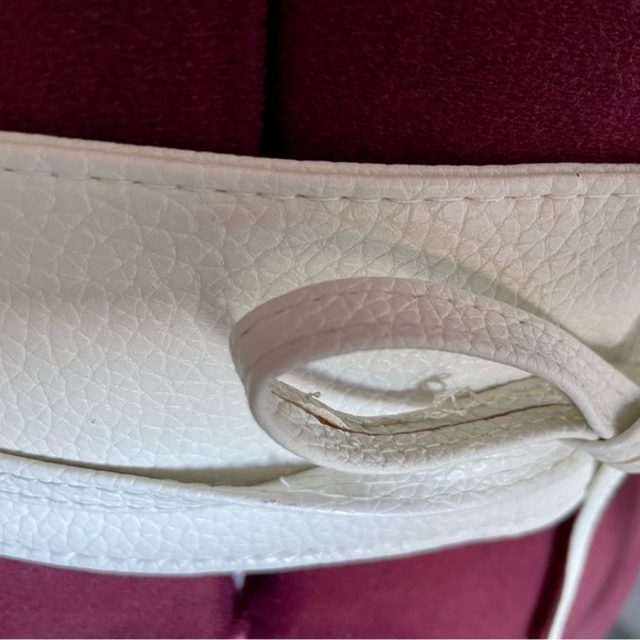 White vegan leather obi belt - Picture 3 of 4
